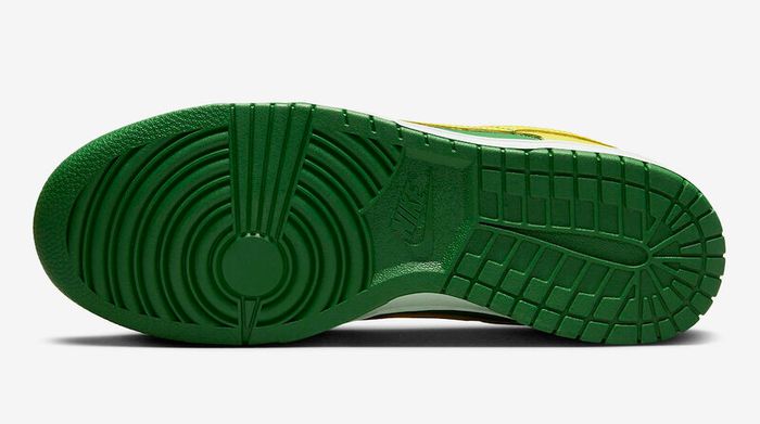 Nike Dunk Low Reverse Brazil UK 10 / US 11 DEADSTOCK