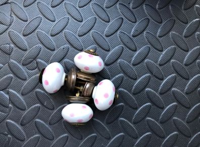cabinet door knobs