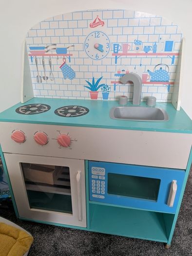play kitchen