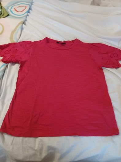 Cerise pink tshirt with detailing on sleeves