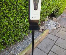 Free standing hand sanitiser dispenser