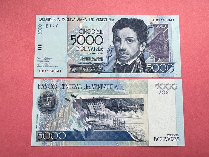 Venezuela 5000 Bolivares  2004  Pick  84c  ( Uncirculated )