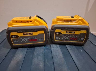 2 x Dewalt flex 9AH batteries
