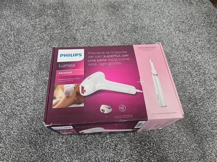 Philips Lumea IPL Hair Removal - Hair Removal Device With Satin Compact Pen Trimmer