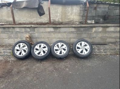 Volkswagen Tyres/ Wheels 205/60R16