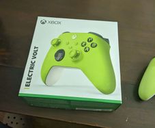 Official Xbox Wireless Controller Electric Volt Edition