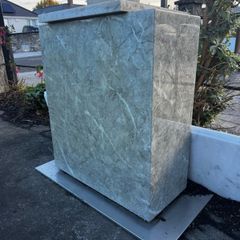 Green sage marble base and white marble shelf