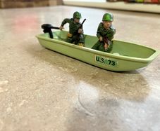 Vintage Britains WW2 USMC Boat and Crew