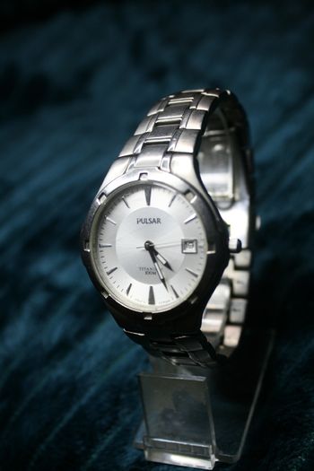Mens Pulsar Titanium 100m Watch White Dial Vx42-x131