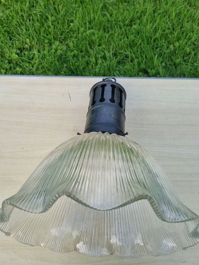 Original hanging ceiling lamp with a ribbed shade made of holophane glass (Holophane)