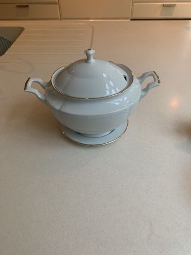 Regina Katherine fine porcelain dinner service