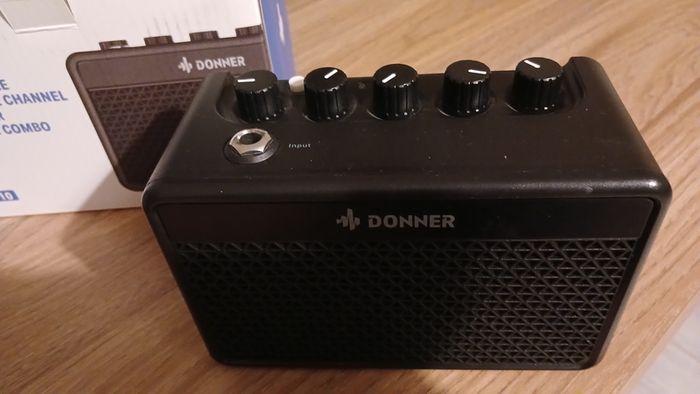 Rechargeable Mini Guiter Amplifier DA 10