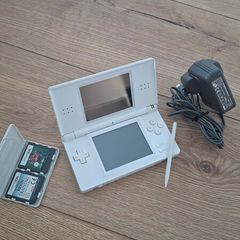 Nintendo Ds White Perfect Condition! + 2games