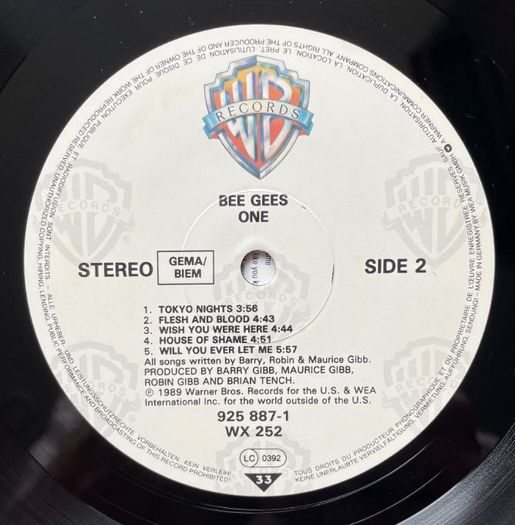 LP Bee Gees, in good condition. (volume 2) The price is on the list.