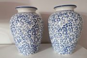 2 Vases