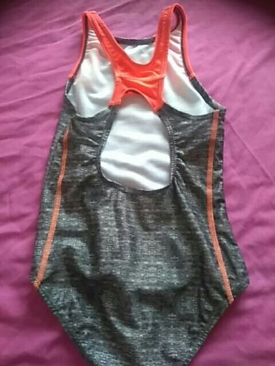 Swimsuit Age 8, fit 6-7yrs only tried on