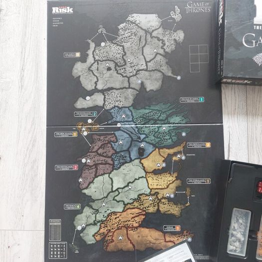 RISK: Game of Thrones Edition Board Game - Excellent Condition
