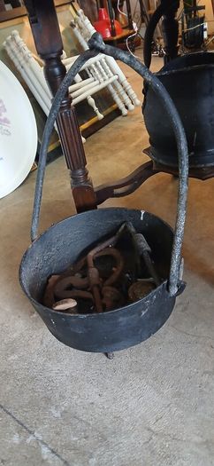 Antique Skillet Pot