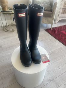 Hunters Black Tall Wellingtons size 6