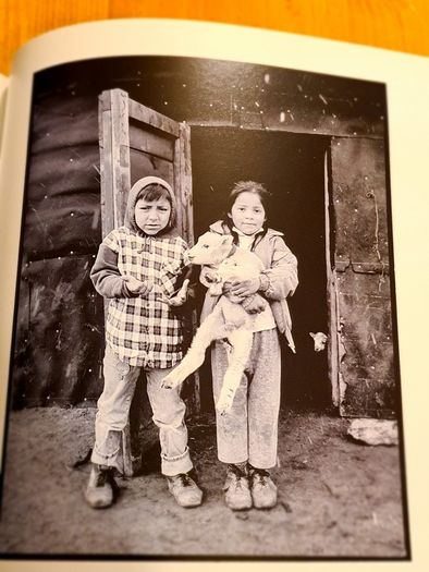 In The Fifth World. Portrait Of The Navajo Nation. Beautiful  Photographic  History Of  The Navajo Indian People.