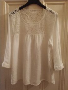Beautiful Vero Moda Blouse with lace size XL UK14 EUR42 Postage included