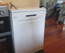 Nearly new dishwasher