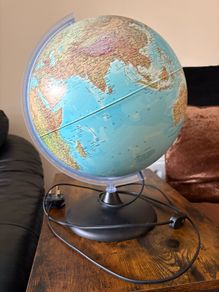 Globe lamp