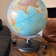 Globe lamp