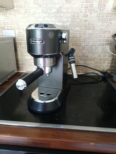 Delonghi Coffee Machine EC685