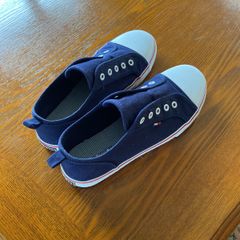 Hilfiger low top sneakers size uk 3.5