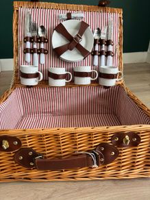 Picnic Basket Wicker With Picnic Ware