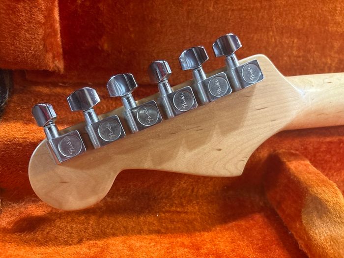Fender Standard Roland Ready Stratocaster Sunburst 2003
