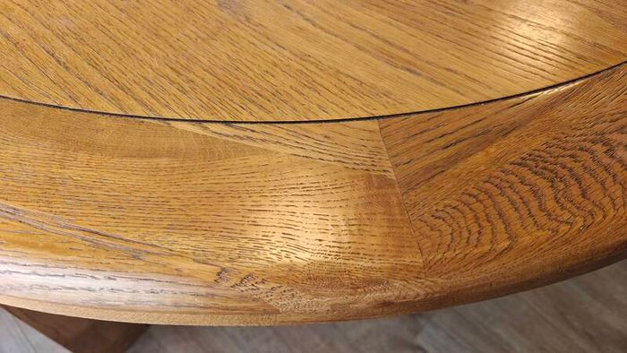 Round kitchen table & Chairs