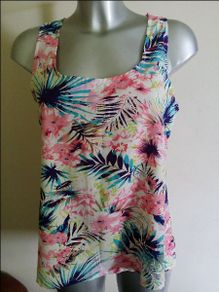 Brand new Eve top zipped back size UK12 EUR40 Postage included