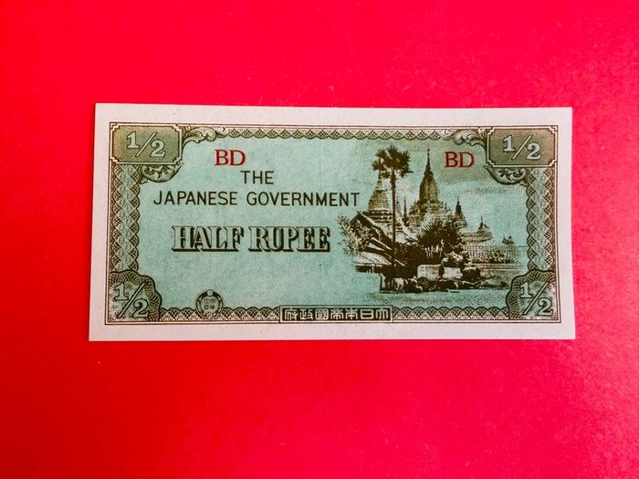 Japanese  Invasion  Money  BURMA   HALF RUPEE  1942 WORLD WAR 11 ( Uncirculated )