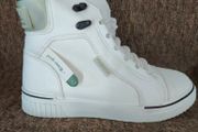 White Hightops Trainers, size 6