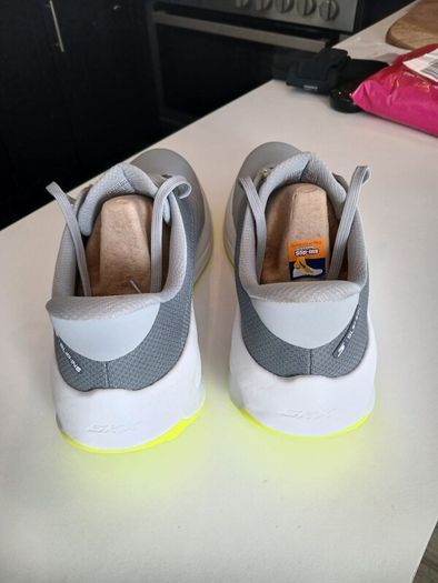 golf shoes
