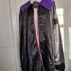 Halloween childrens cape.
