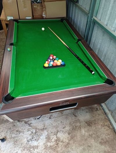 7ft pool table
