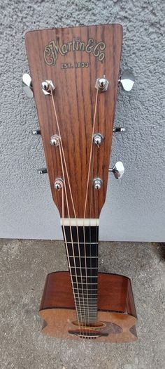 Martin D18v Vintage Series With Original Martin Hard Case.