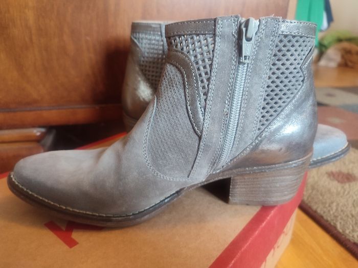 Grey suede leather ankle  boots size 5