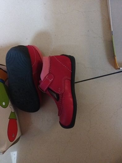 Riscosta  Shoes.  Size : 20- 12 -18 Months. Approximately.  In Original Box.