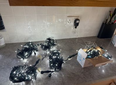 Outdoor and indoor connectable Christmas lights