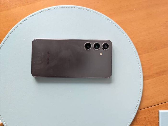 Samsung S24