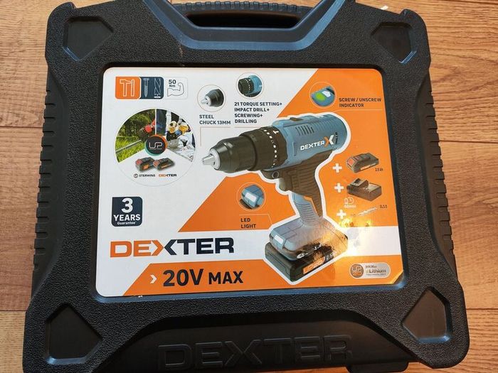 Dexter 20V Cordless Drill Set with 2x Batteries and Case