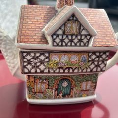 Sadler English Country Cottage - Ivy House Teapot