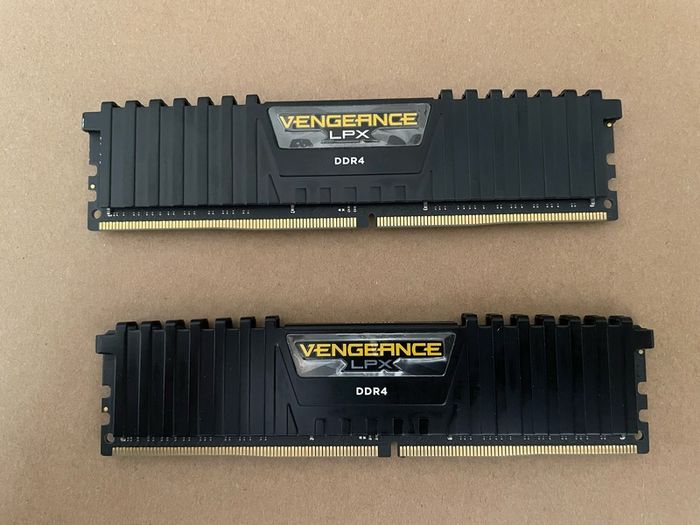 Corsair Vengeance LPX DDR4 32gb ram ( 2x16gb )