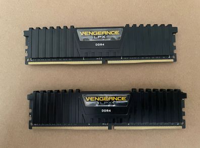 Corsair Vengeance LPX DDR4 32gb ram ( 2x16gb )