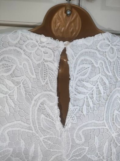white lace pencil dress size 16 Postage included