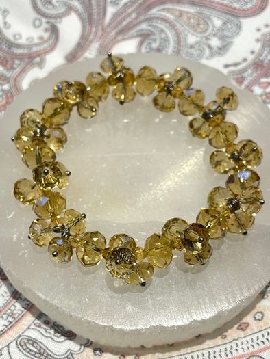 Beautiful beaded stretchy bracelet.